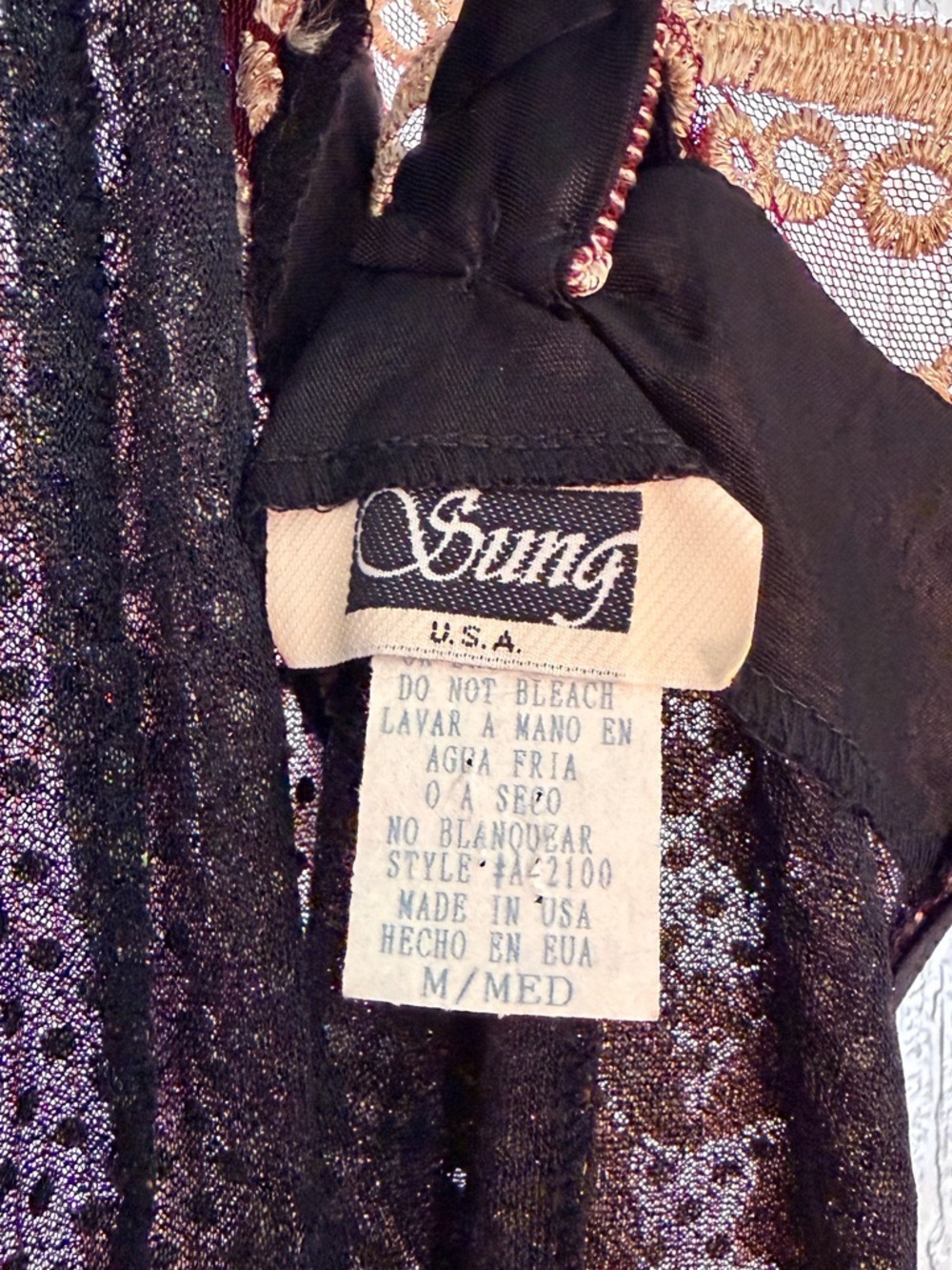 ✨ Vintage Sung USA Burgundy Gold Metallic Lace Gown – Size M – Made in USA ✨ - Picture 15 of 16